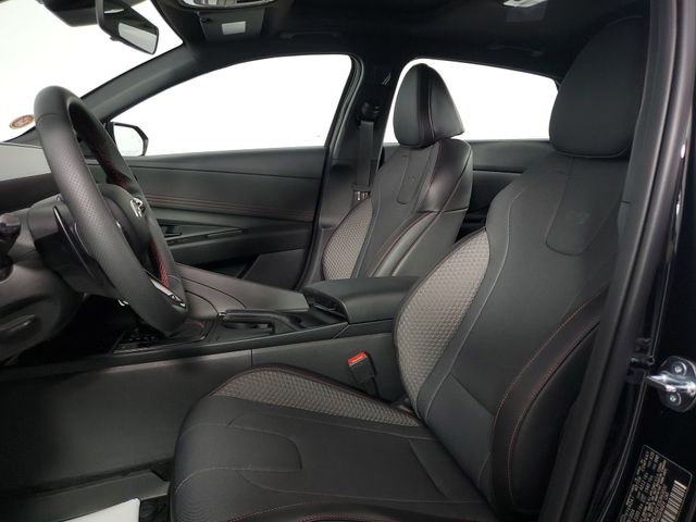 Vehicle image 16 of 39