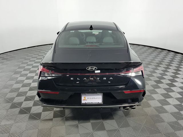 Vehicle image 10 of 39