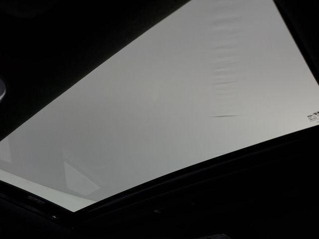 Vehicle image 34 of 39