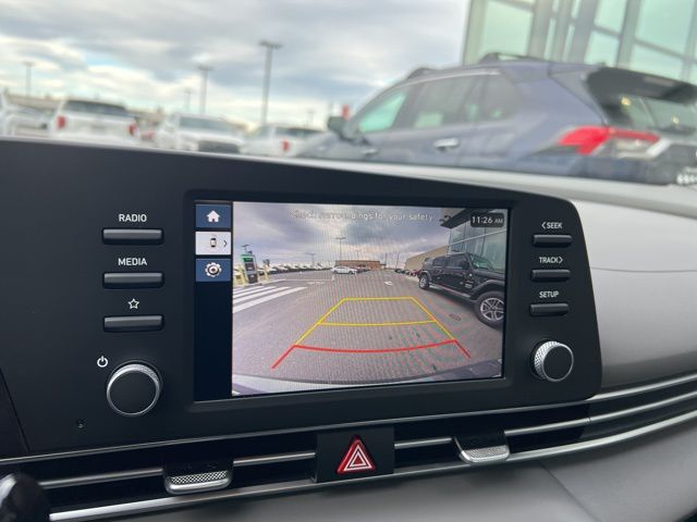 Vehicle image 11 of 19