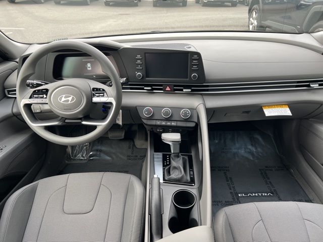 Vehicle image 6 of 19