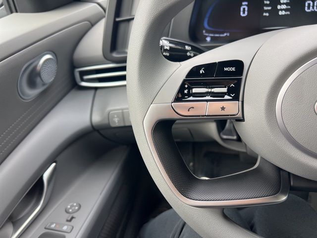 Vehicle image 13 of 19