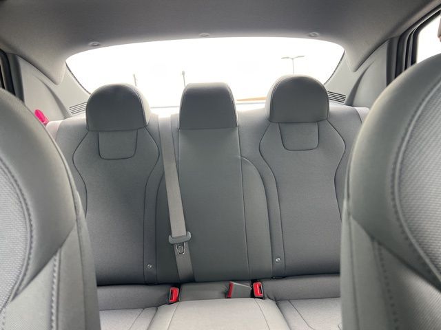 Vehicle image 9 of 19