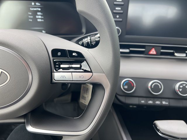 Vehicle image 14 of 19