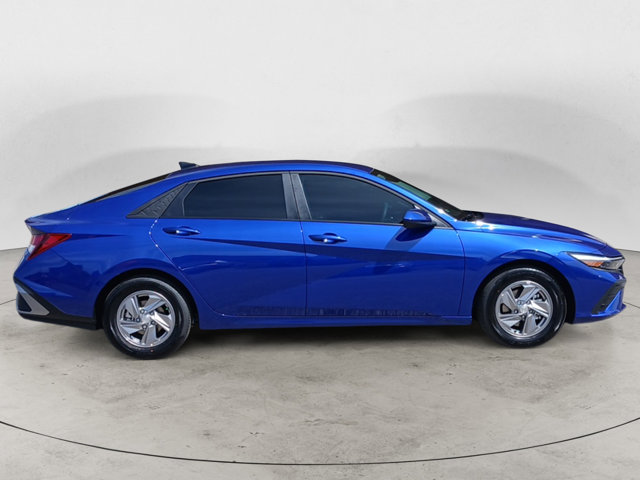Vehicle image 4 of 25