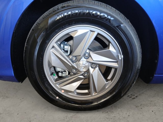 Vehicle image 9 of 25