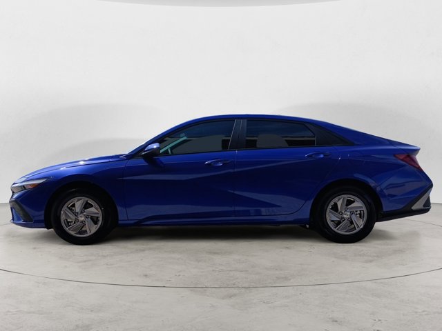 Vehicle image 8 of 25