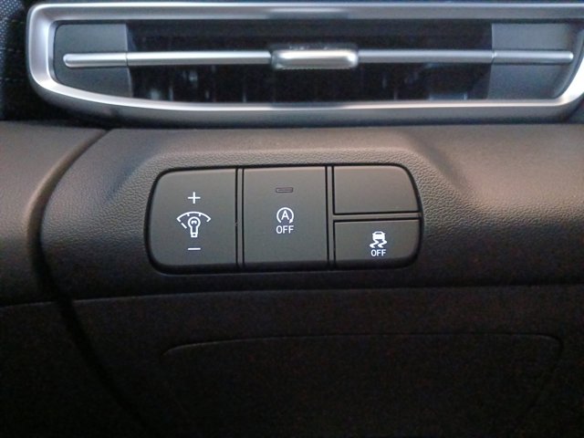 Vehicle image 19 of 25