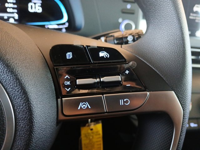 Vehicle image 20 of 25