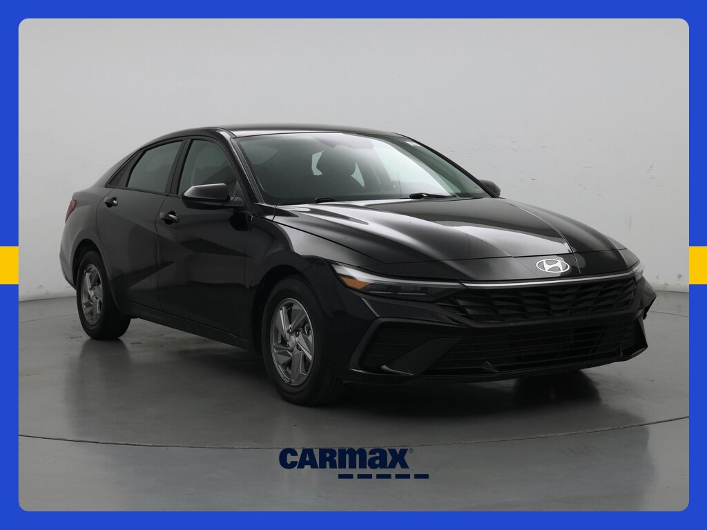 2025 Hyundai Elantra SE Image 3 of 22