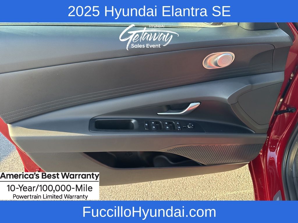 2025 Hyundai Elantra SE Image 6 of 20