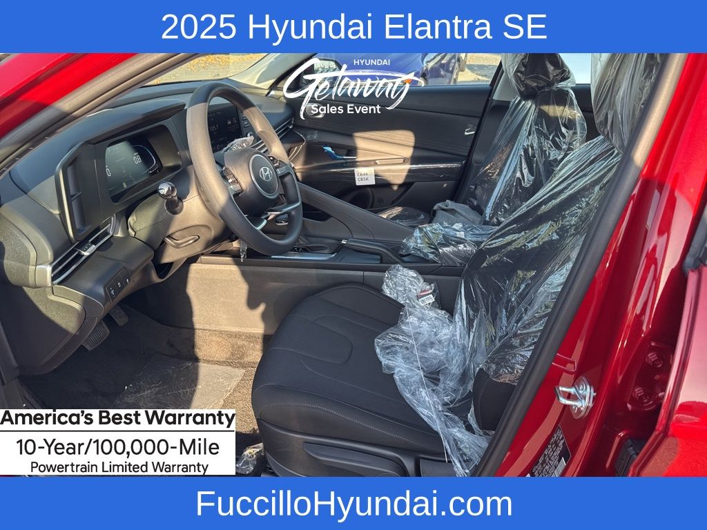 2025 Hyundai Elantra SE Image 19 of 20