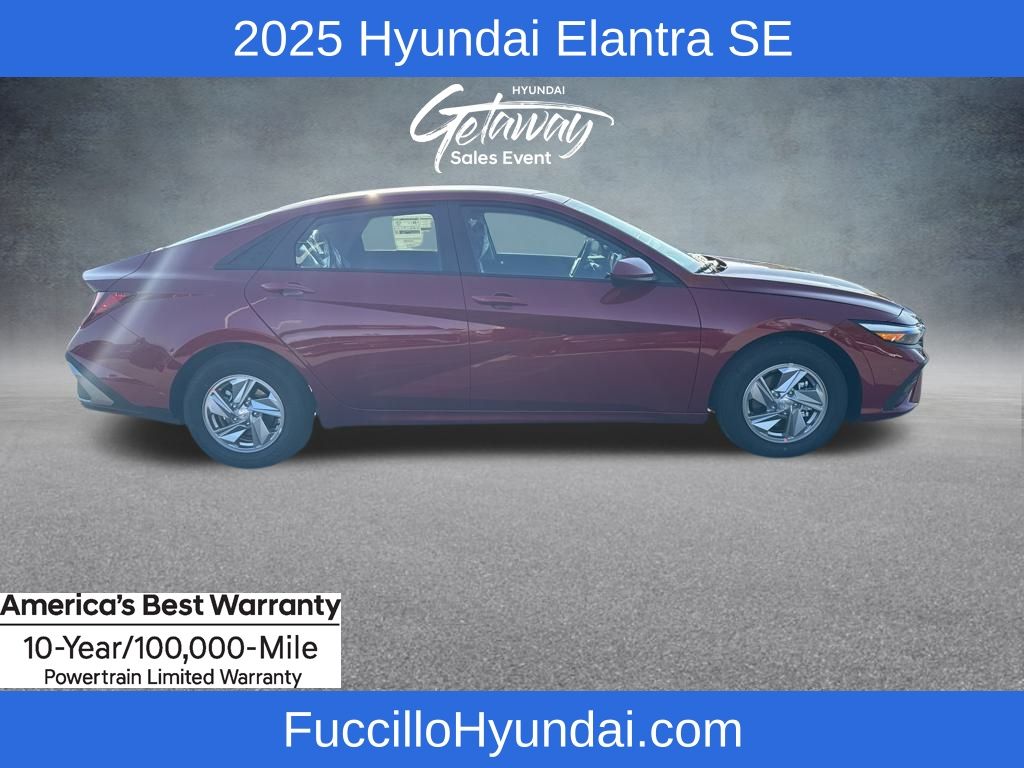 2025 Hyundai Elantra SE Image 4 of 20