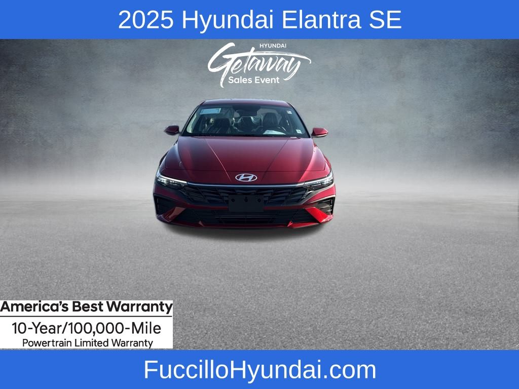 2025 Hyundai Elantra SE Image 2 of 20