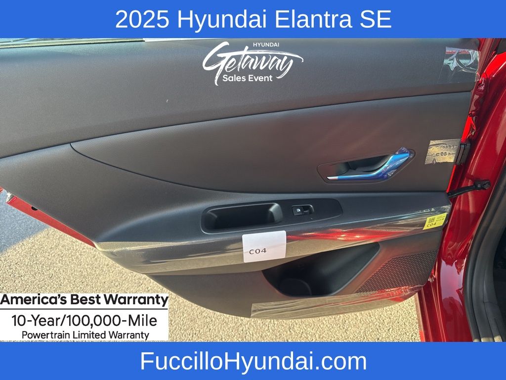 2025 Hyundai Elantra SE Image 15 of 20