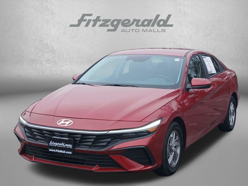2025 Hyundai Elantra SE Image 1 of 21