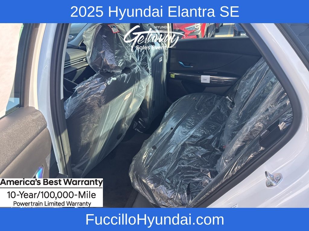 2025 Hyundai Elantra SE Image 18 of 20