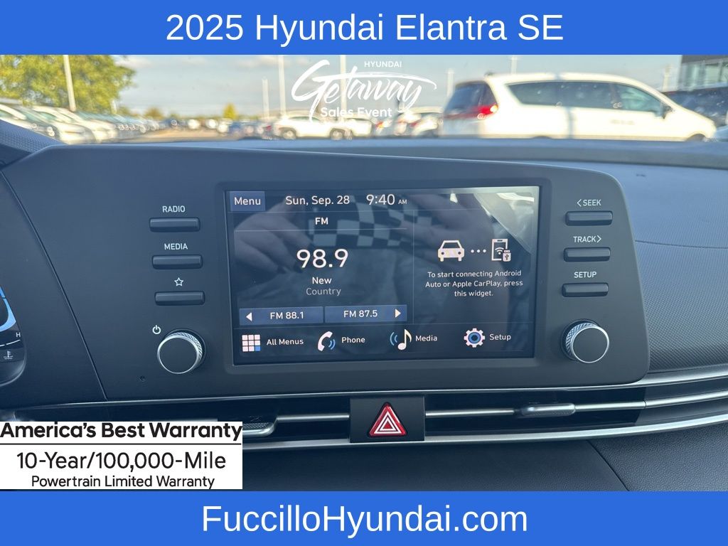 2025 Hyundai Elantra SE Image 8 of 20