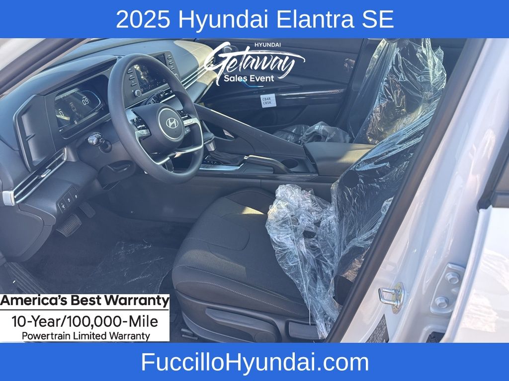 2025 Hyundai Elantra SE Image 19 of 20