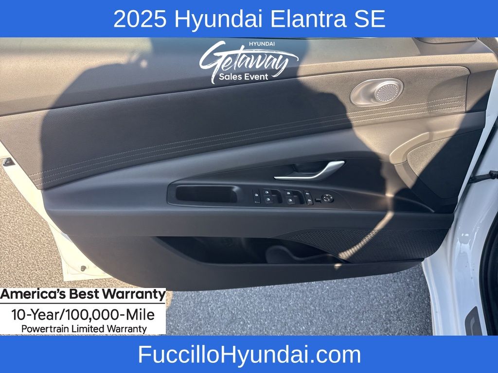 2025 Hyundai Elantra SE Image 14 of 20