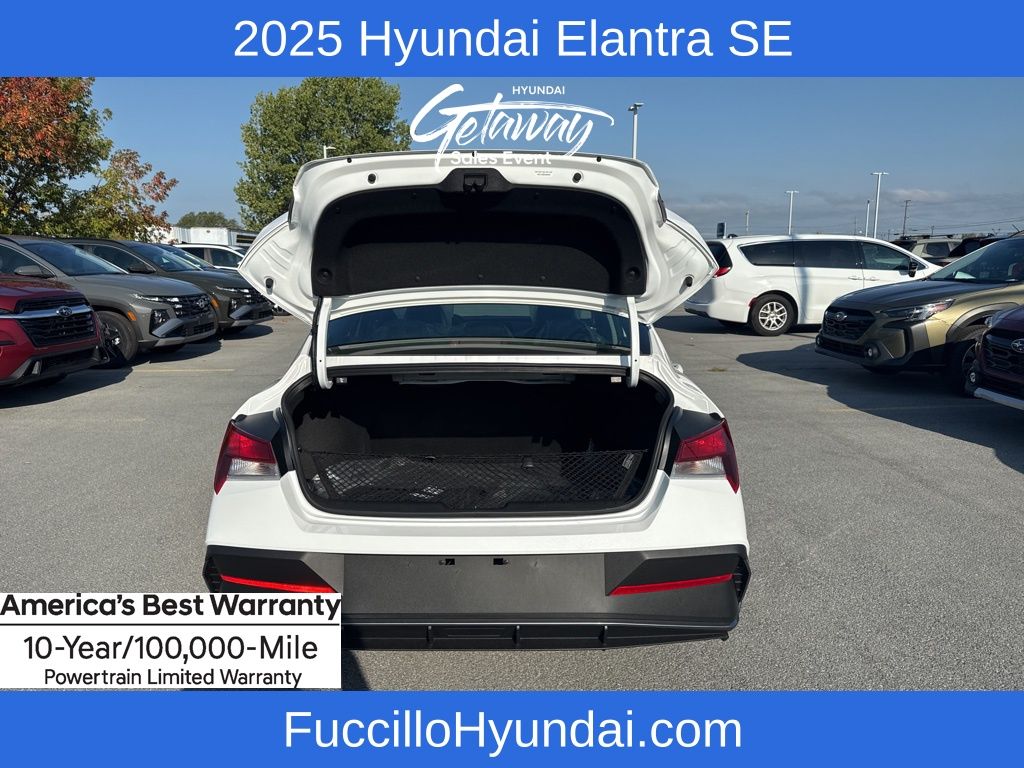 2025 Hyundai Elantra SE Image 15 of 20