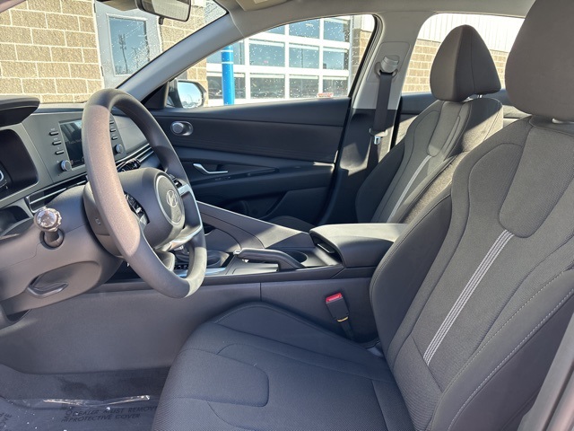 Vehicle image 12 of 32