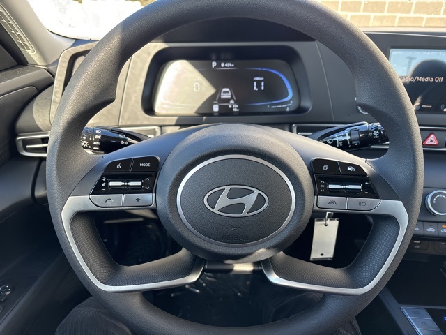 Vehicle image 16 of 32