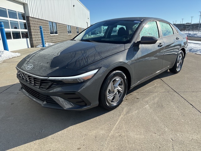 Vehicle image 1 of 32