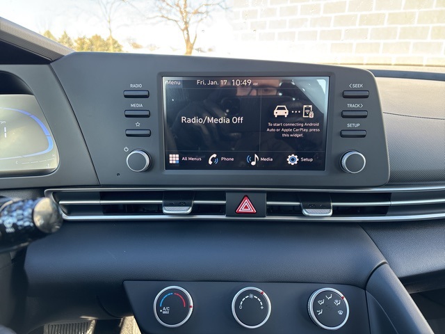 Vehicle image 21 of 32