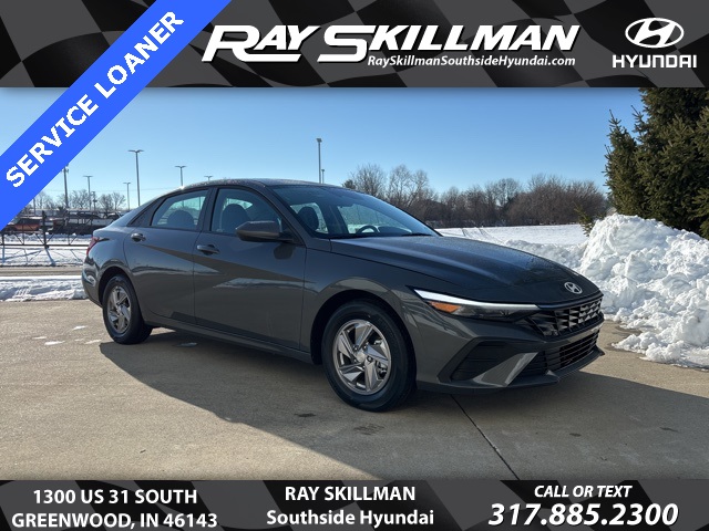 Vehicle image 4 of 32