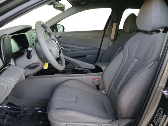 Vehicle image 10 of 22