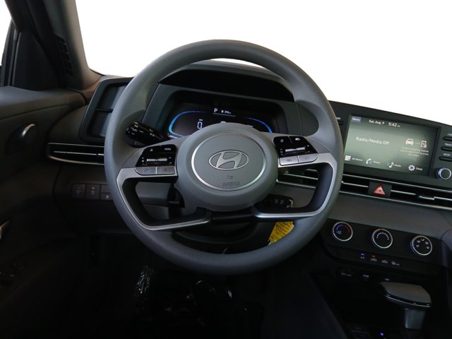 Vehicle image 13 of 22