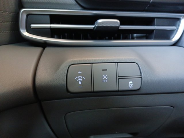 Vehicle image 18 of 22