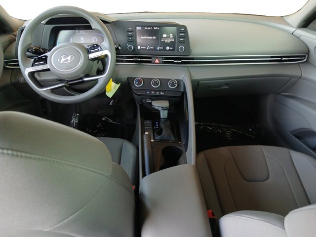 Vehicle image 14 of 22