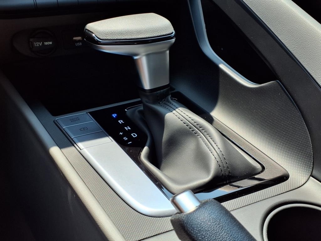 2025 Hyundai Elantra SE Image 23 of 34
