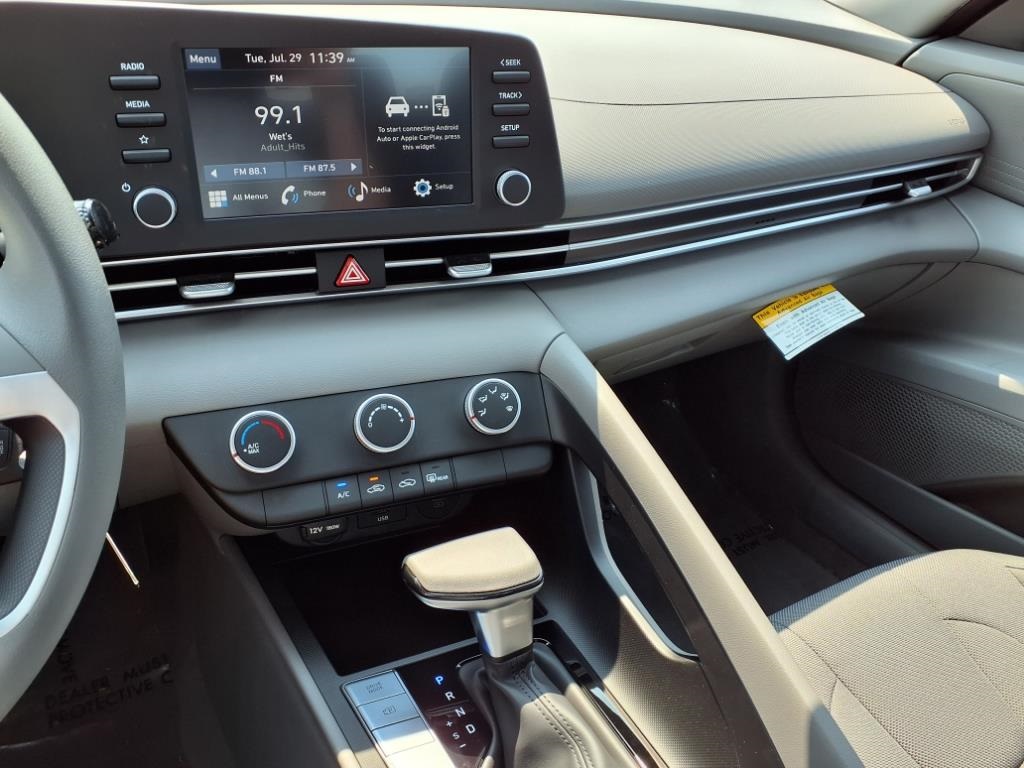 2025 Hyundai Elantra SE Image 31 of 34