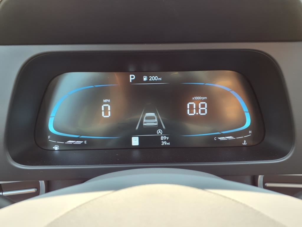 2025 Hyundai Elantra SE Image 18 of 34