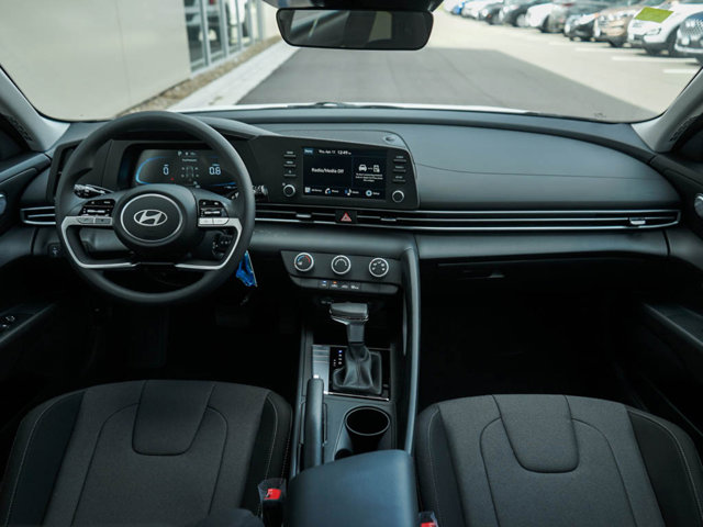 Vehicle image 11 of 23