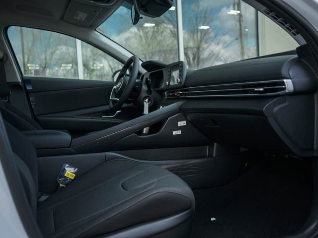 Vehicle image 8 of 23