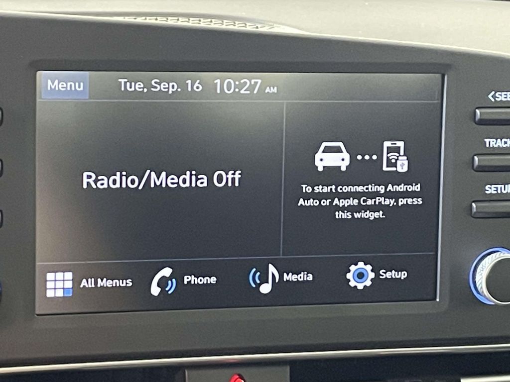 2025 Hyundai Elantra SE Image 12 of 21