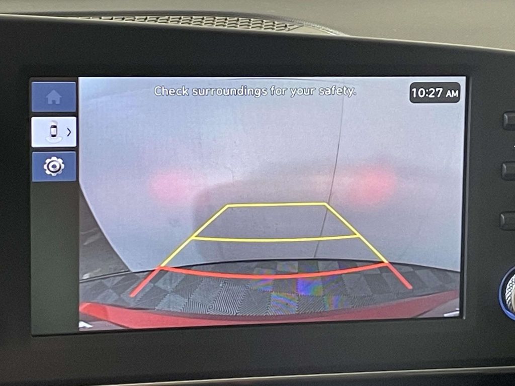 2025 Hyundai Elantra SE Image 11 of 21