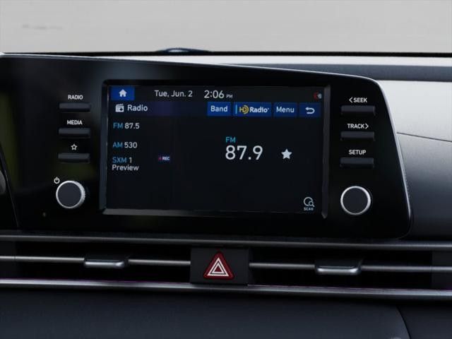 Vehicle image 15 of 19