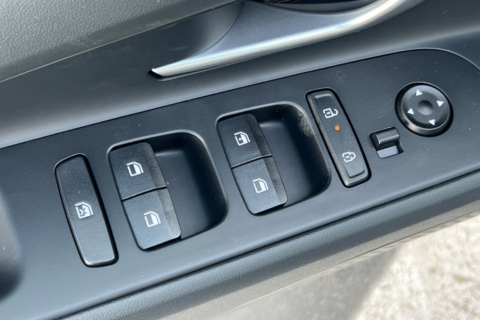 Vehicle image 13 of 31
