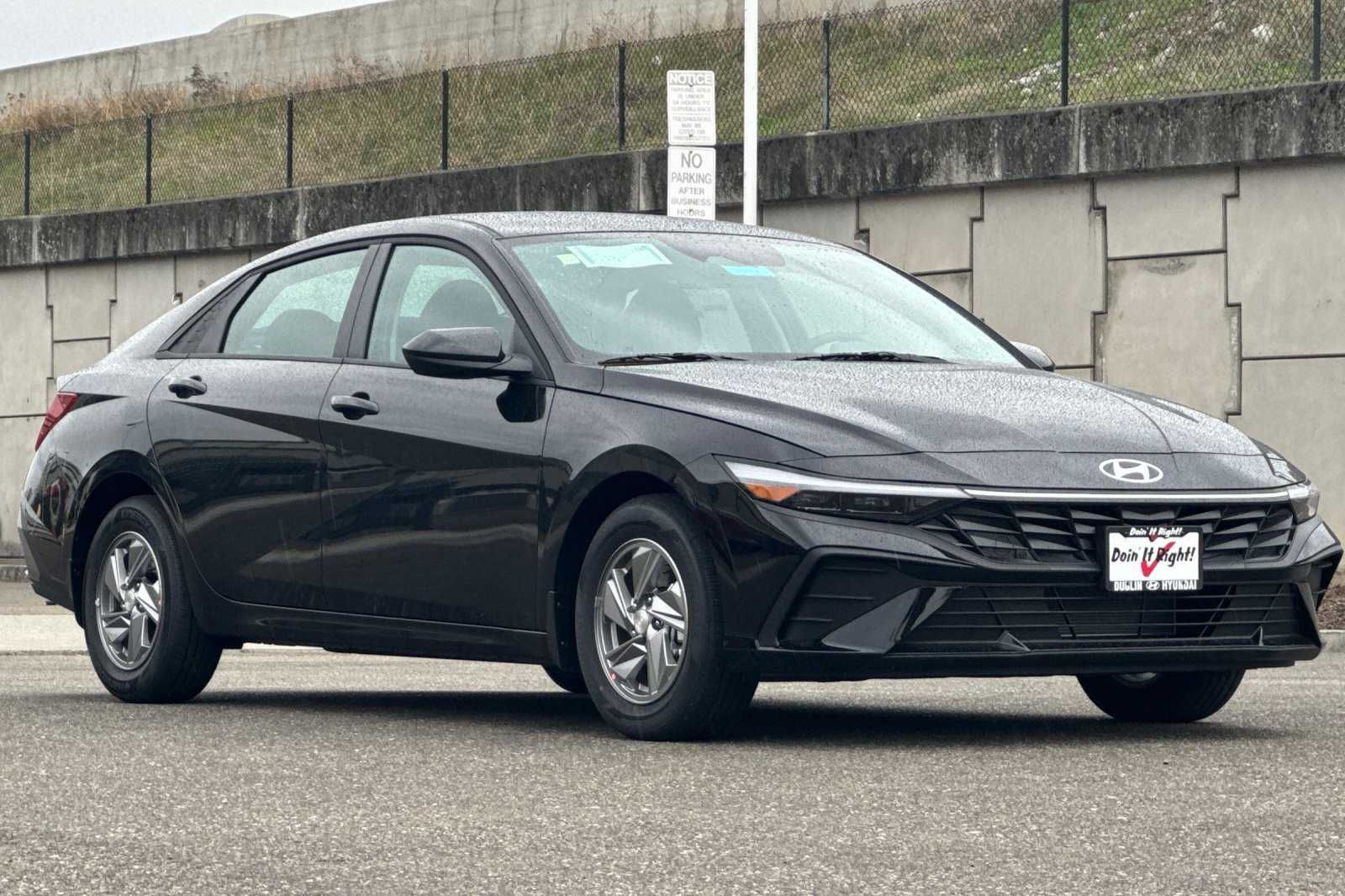 Vehicle image 4 of 31