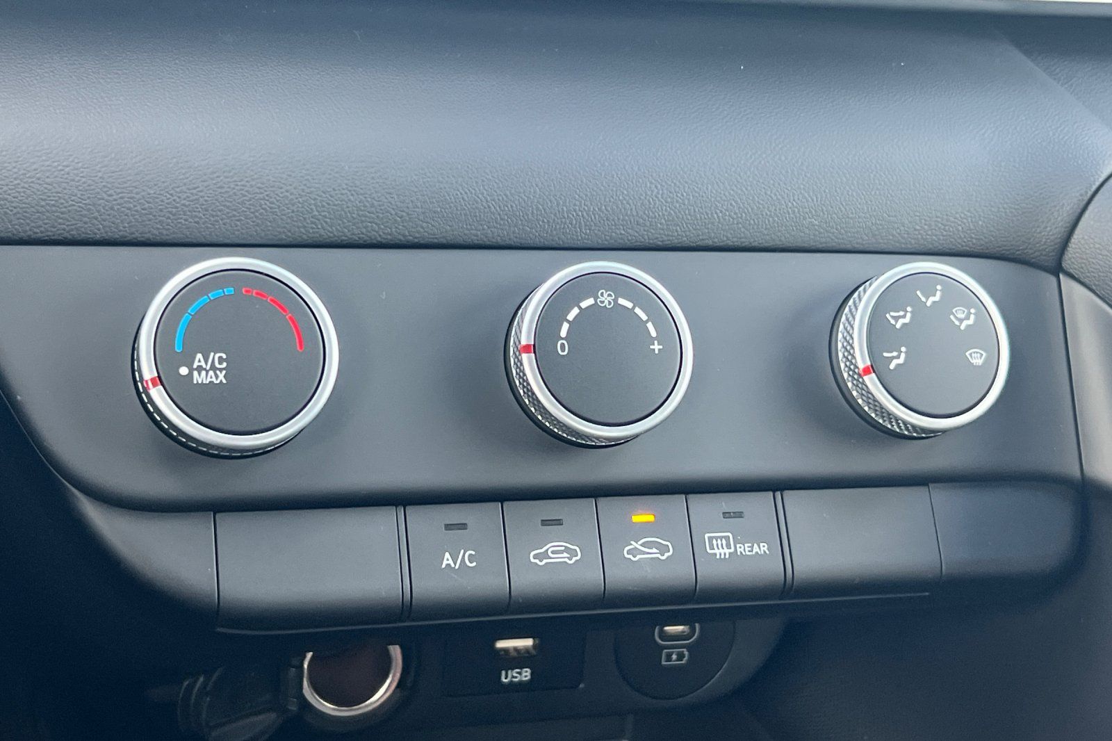 Vehicle image 23 of 31