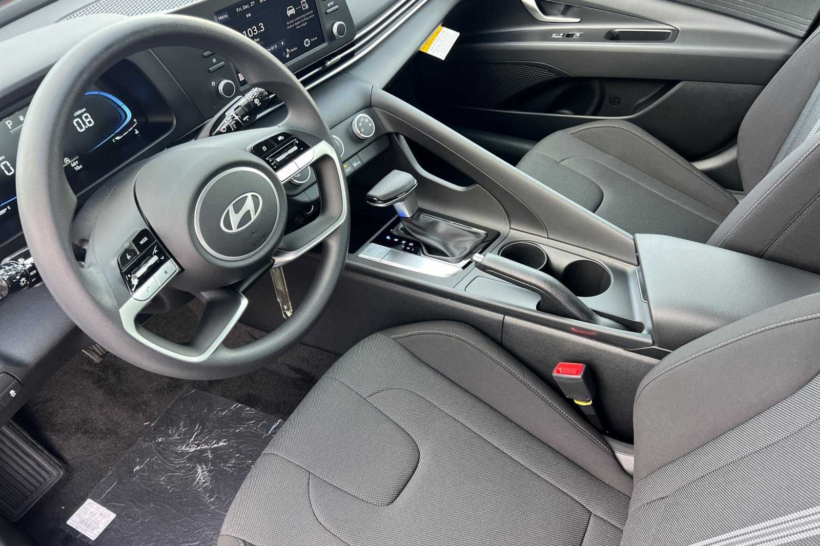 Vehicle image 11 of 31