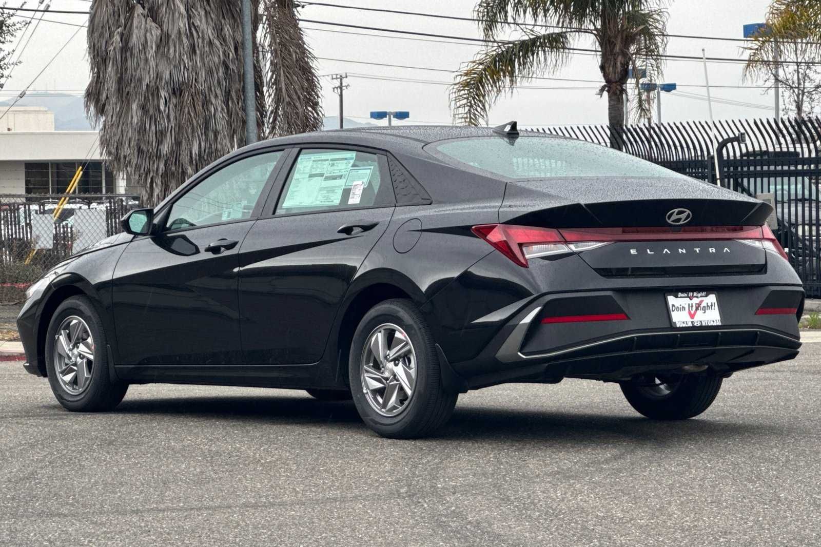 Vehicle image 8 of 31