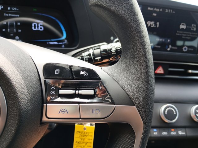 Vehicle image 20 of 22