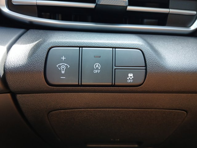 Vehicle image 17 of 22