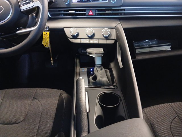 Vehicle image 16 of 22